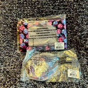 Still in package, Vera Bradley Lighten up ZIP ID Lanyard